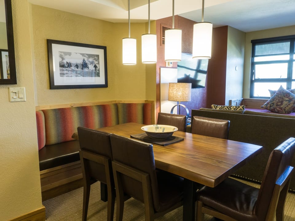 Come Golf or Ski in/out at this best location Save 20% on 7+ Nights! Apartment in Wasatch County