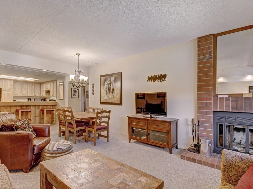 2Br Condo Sleeps 5 - Perfect for Families. Apartment in Breckenridge