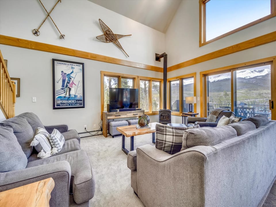 Living Area - Powder Moose Villa - Breckenridge Vacation Rental