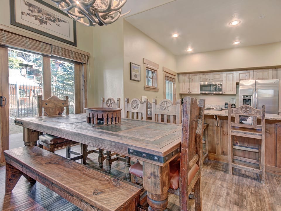 Premier 2-Story Townhome Minutes from Winter Activities Townhouse in Breckenridge