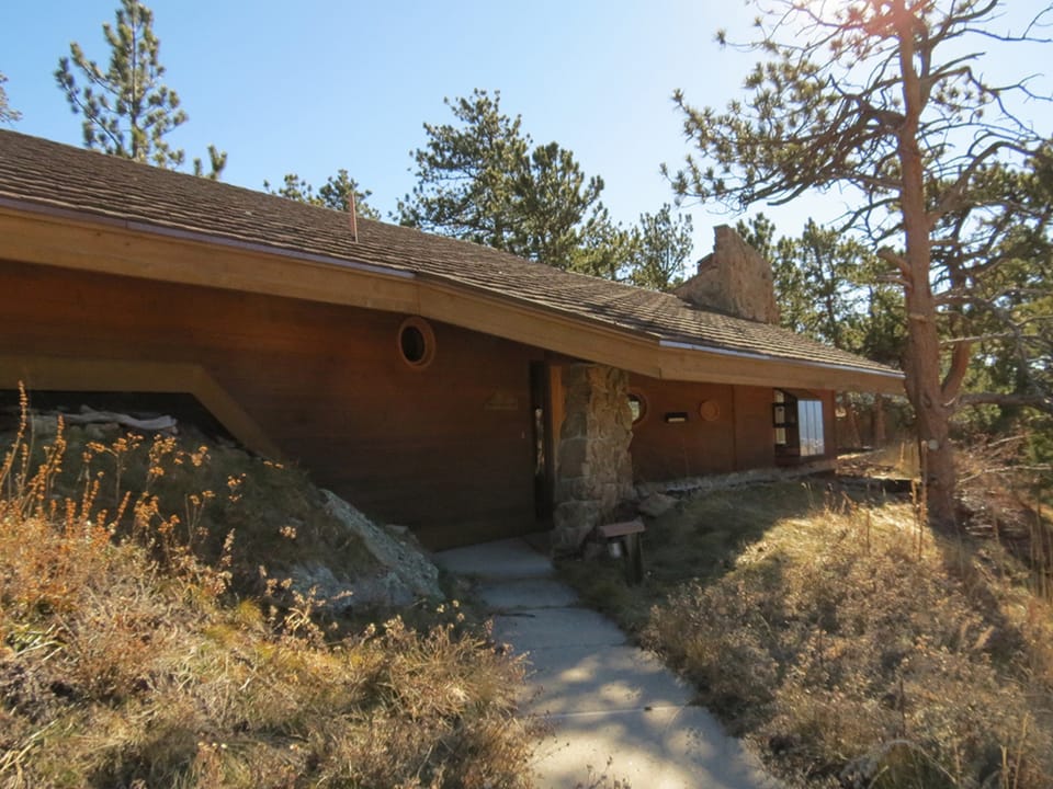 Stutzhaven in the Mountains - Exterior view of the home, leading to the main entrance