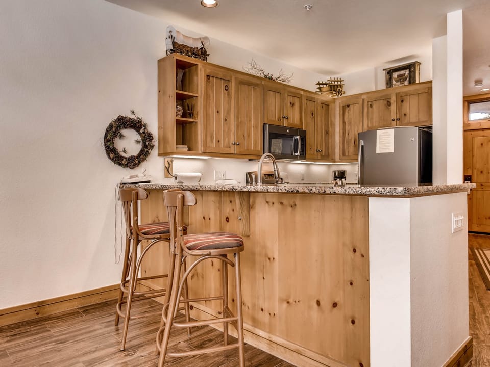 3Br Ski Tip Townhome 8713-No Cleaning Fees Townhouse in Keystone