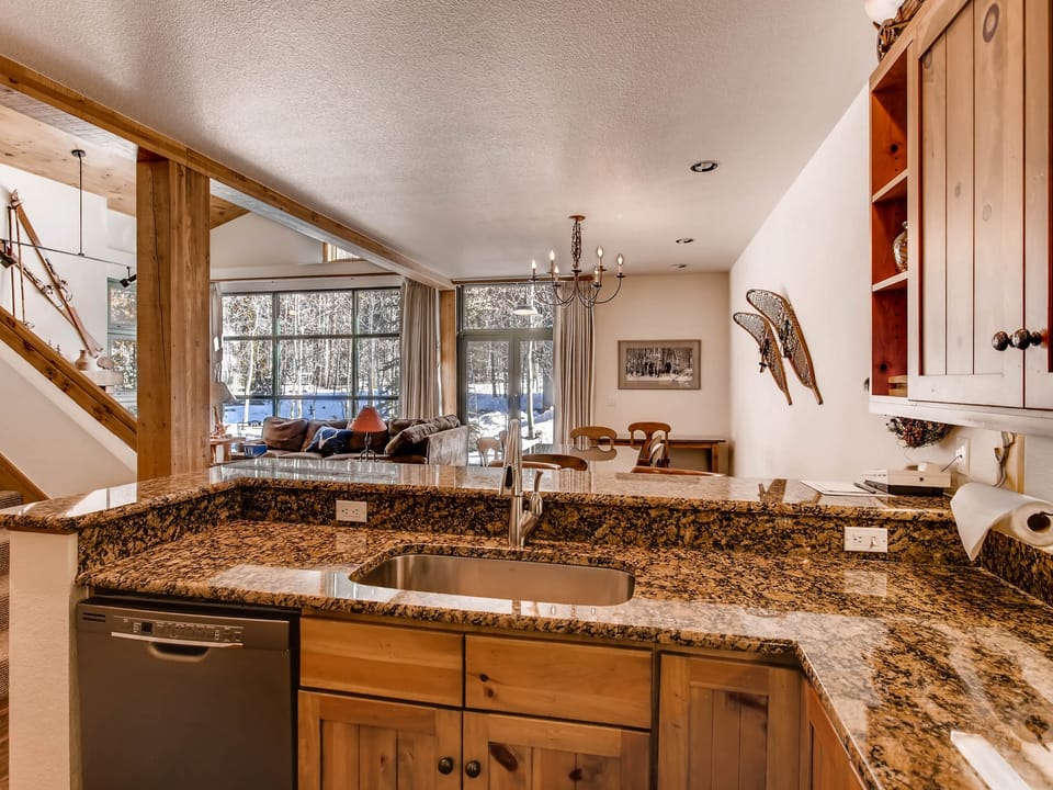 3Br Ski Tip Townhome 8713-No Cleaning Fees Townhouse in Keystone