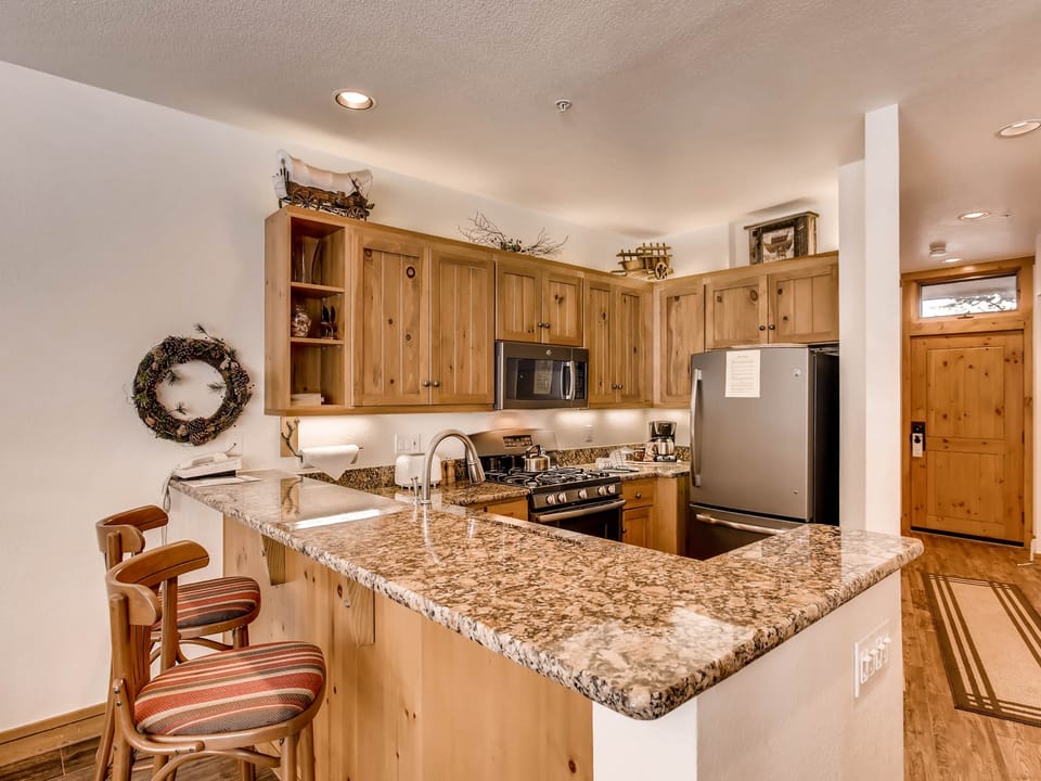 3Br Ski Tip Townhome 8713-No Cleaning Fees Townhouse in Keystone