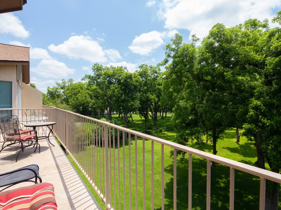 WW C301 Urban Bungalow Apartment in New Braunfels