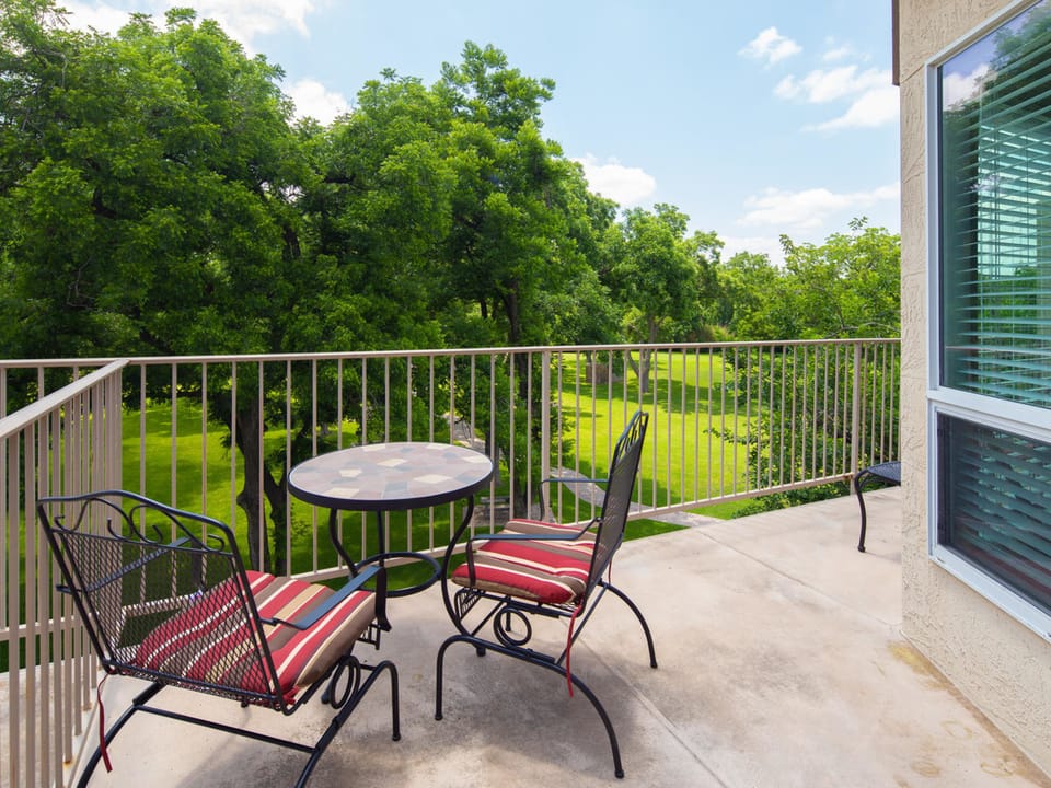 WW C301 Urban Bungalow Apartment in New Braunfels