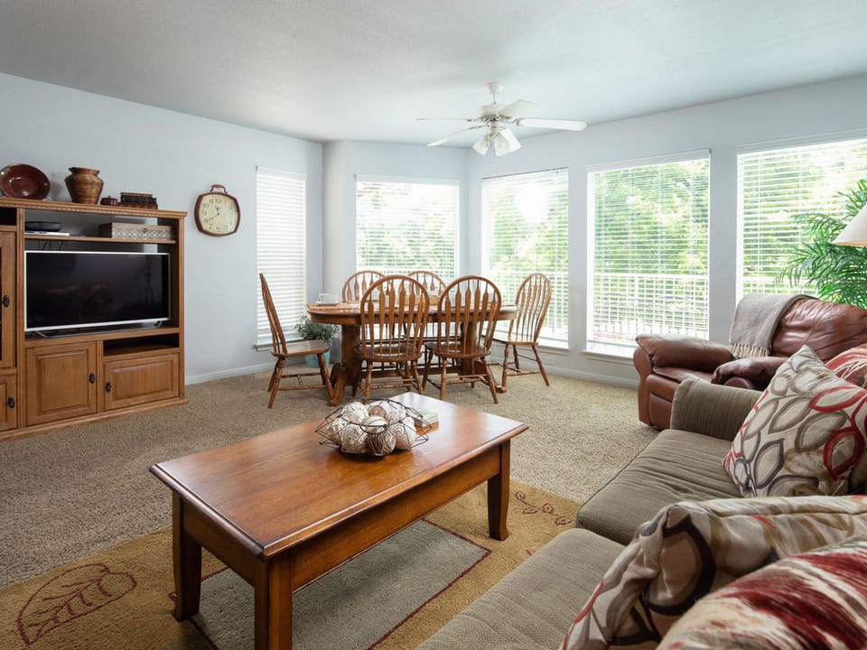 WW C301 Urban Bungalow Apartment in New Braunfels