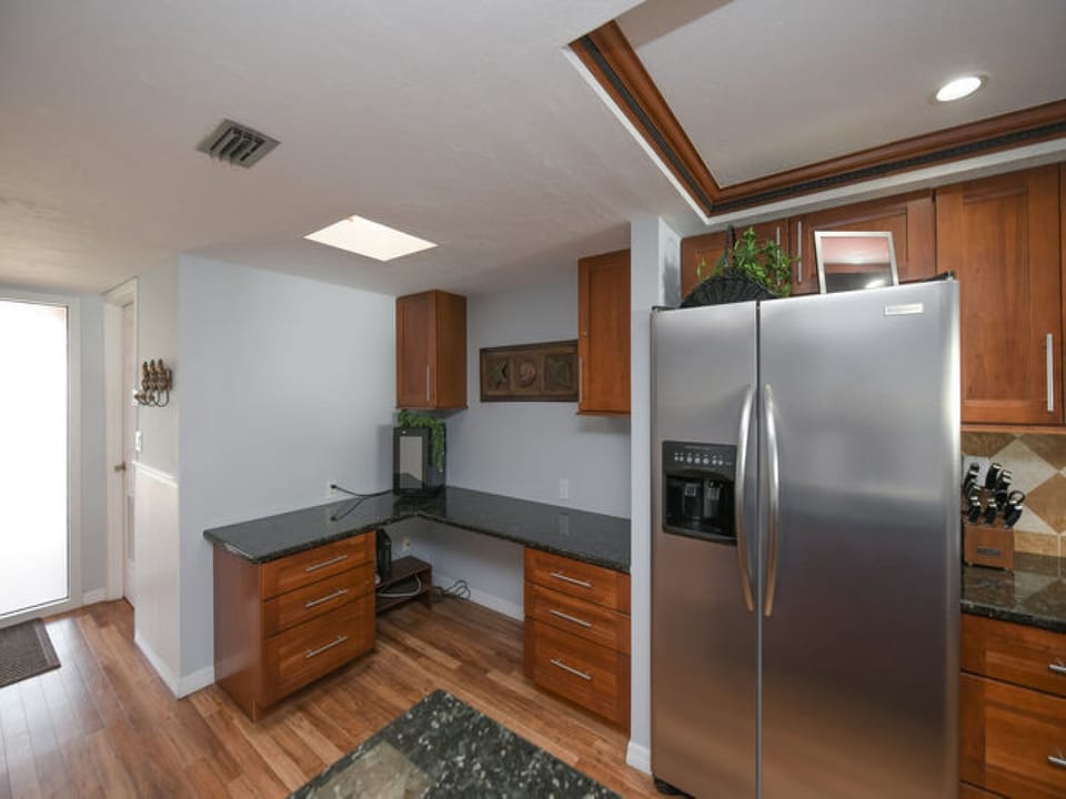 OPEN KITCHEN