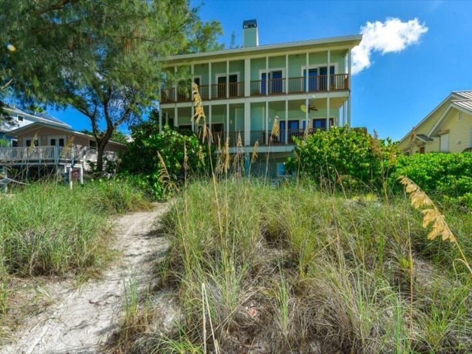 LEFT UNIT BEACH SIDE