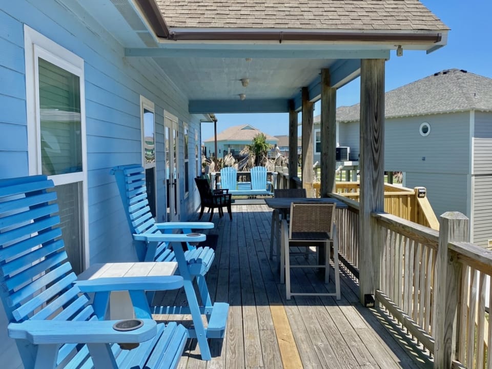 Paradise Palms House in Bolivar Peninsula