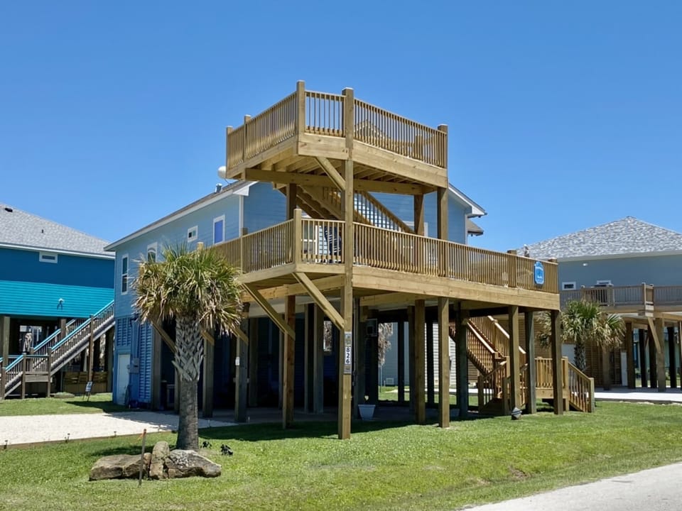 Paradise Palms House in Bolivar Peninsula