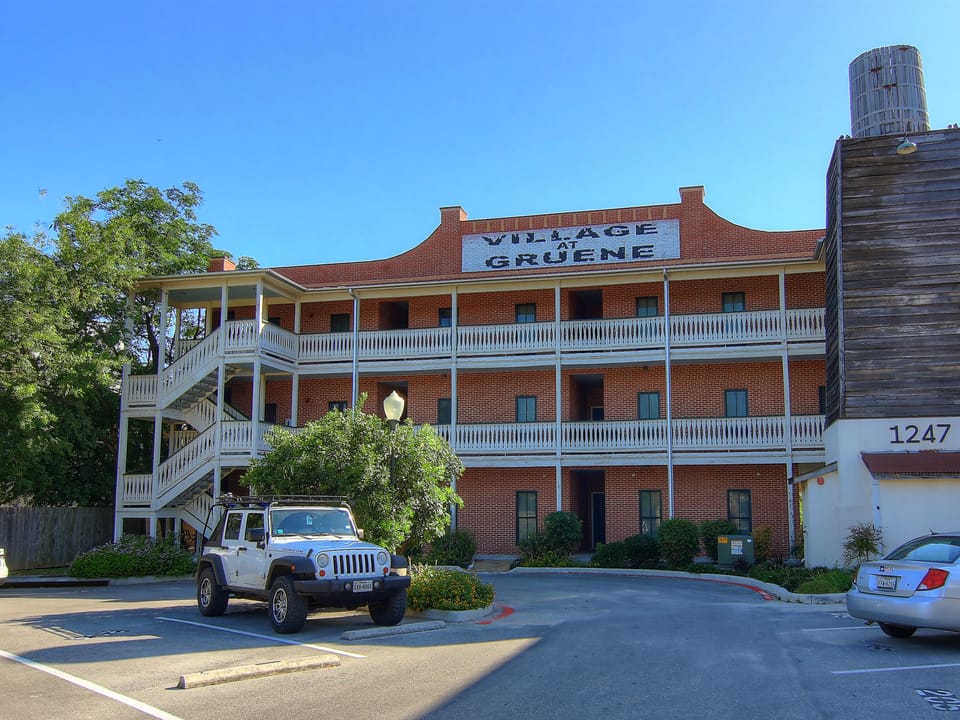 VG 306 Rio Hacienda Apartment in Gruene