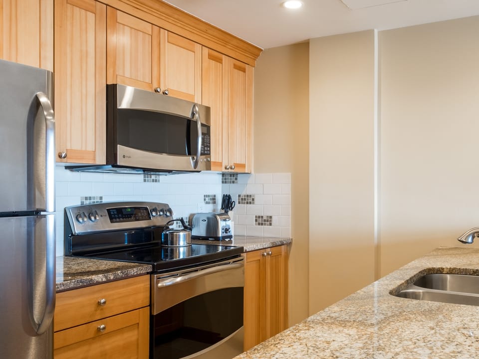Comfortably Furnished Condo w Canyons Village View Save 20% on 7+ Nights! Apartment in Wasatch County