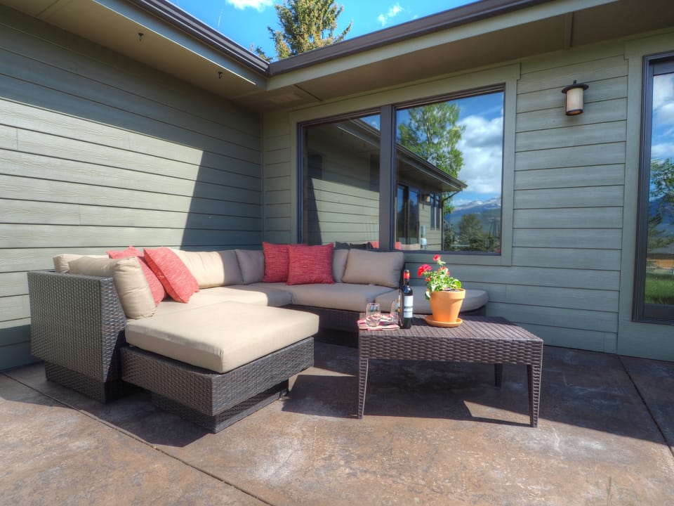 Snowline Vista Lodge   - Snowline Vista Lodge Estes Park, Time for a chat or a quiet space on the patio to read in the fresh mountain air...