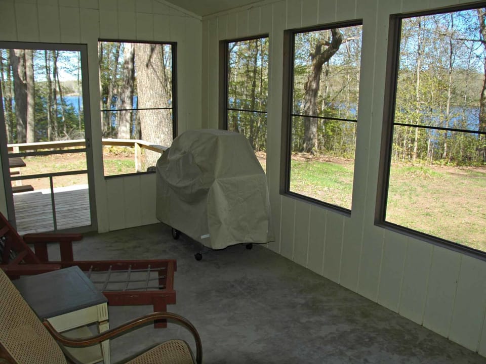 Taylor Lake Point Cabin in Wisconsin