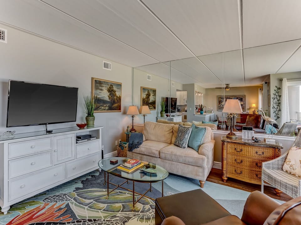 Living Room/TV