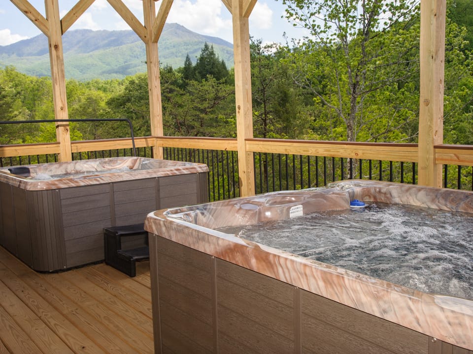 Sycamore Mansion Cabin in Pittman Center