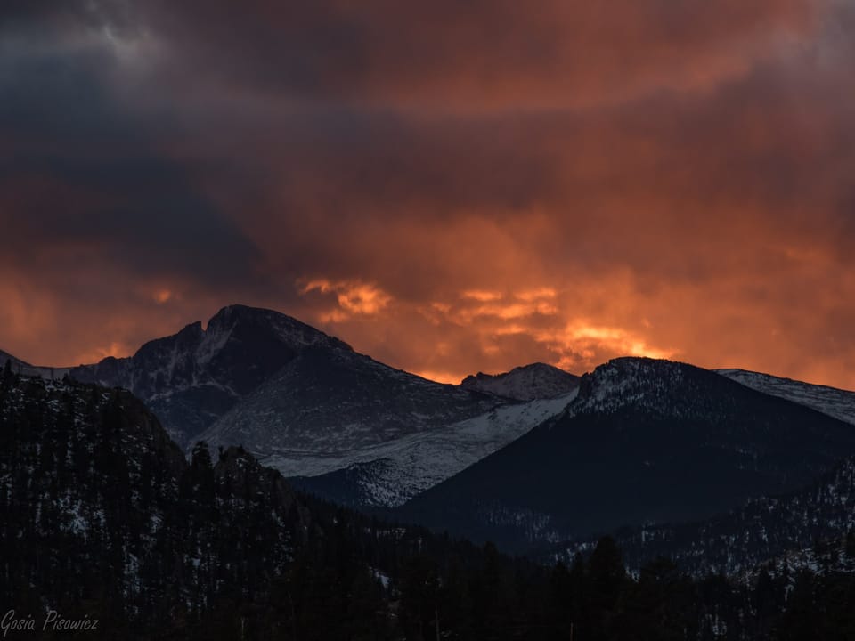 Blue Jay Bungalow - Sunset over Longs Peak