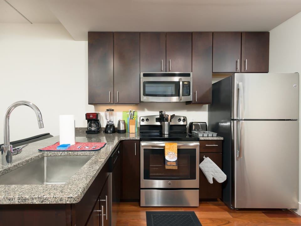 Fully Furnished 2 Bedroom 1 Bathroom Apartment near Rittenhouse Apartment in Philadelphia