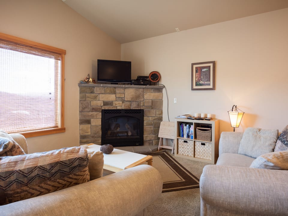 River Scene - Great Views! 30 day minimum required House in White Salmon