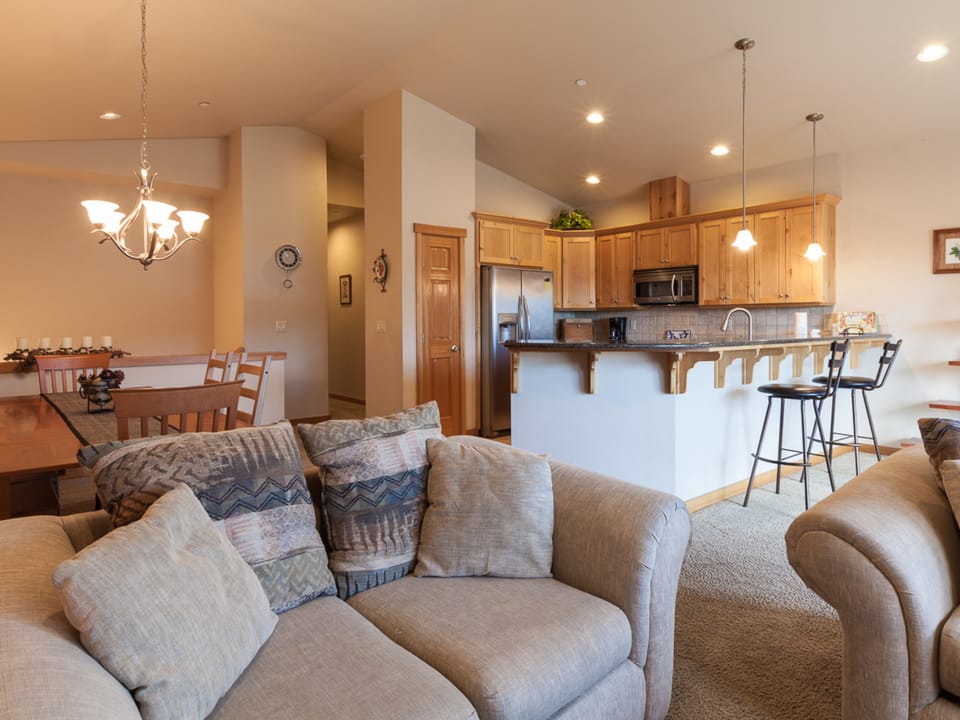 River Scene - Great Views! 30 day minimum required House in White Salmon