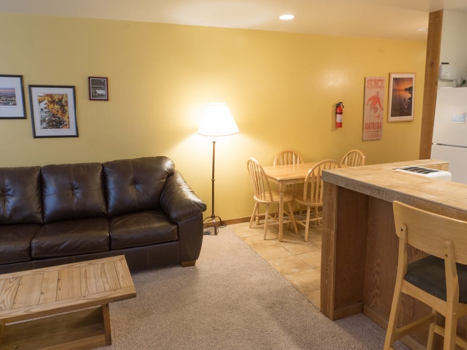 Ski Trails Condo - in the Heart of Northstar Apartment in Northstar Drive