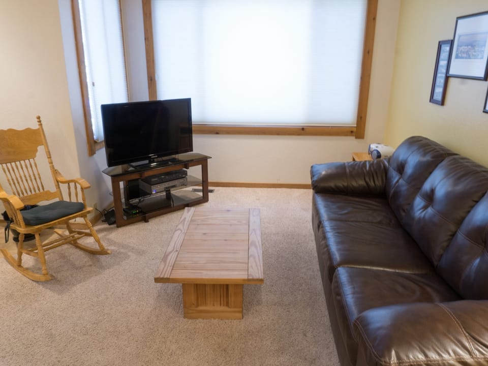 Ski Trails Condo - in the Heart of Northstar Apartment in Northstar Drive