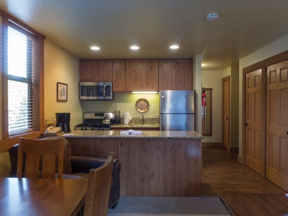 Updated Studio Condo in Aspen Grove Apartment in Northstar Drive