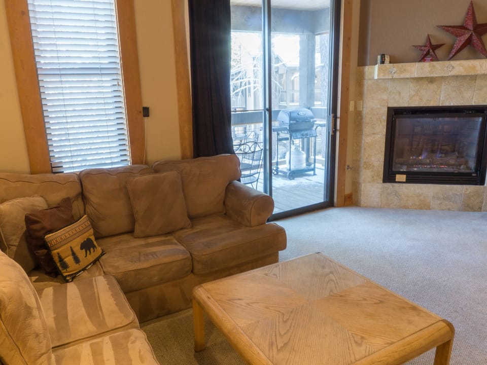 Walk to the Village - Spacious Northstar Condo Apartment in Northstar Drive