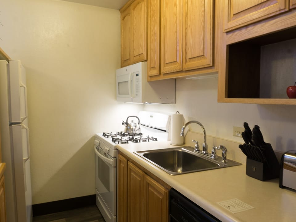 Cozy Studio – Fireplace, Full kitchen, Walk to the Village Apartment in Northstar Drive
