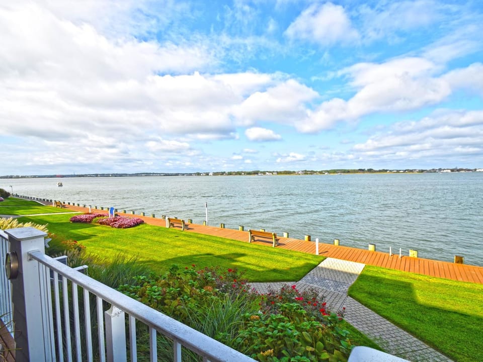 Harbour Island 102M Apartment in Ocean City