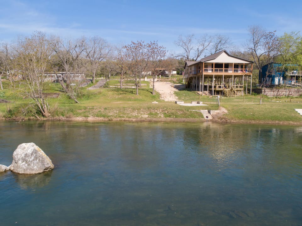 RR 7252B Lazy Southern Getaway House in Canyon Lake