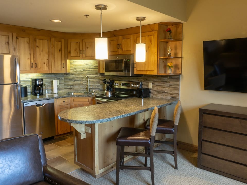 Studio Steps to Red Pine Gondola & Canyons Village Save 20% on 7+ Nights! Apartment in Wasatch County