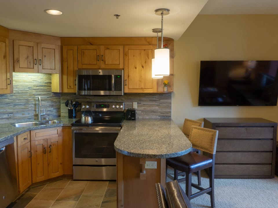 Studio Steps to Red Pine Gondola & Canyons Village Save 20% on 7+ Nights! Apartment in Wasatch County