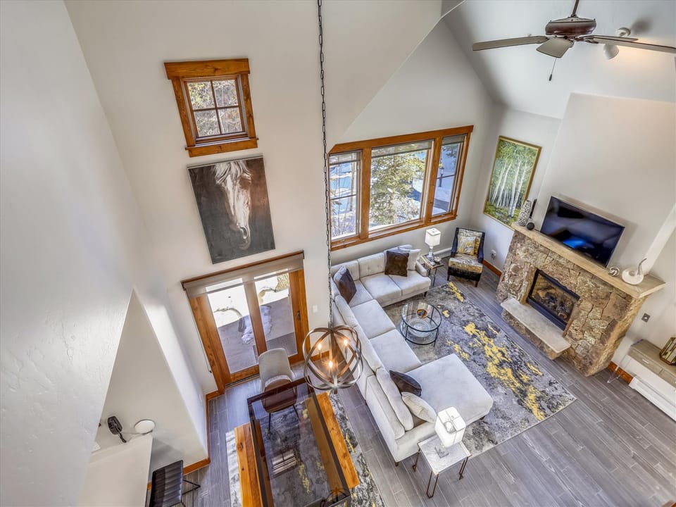Living Area - Mountain Thunder Lodge 305 - Breckenridge Vacation Rental