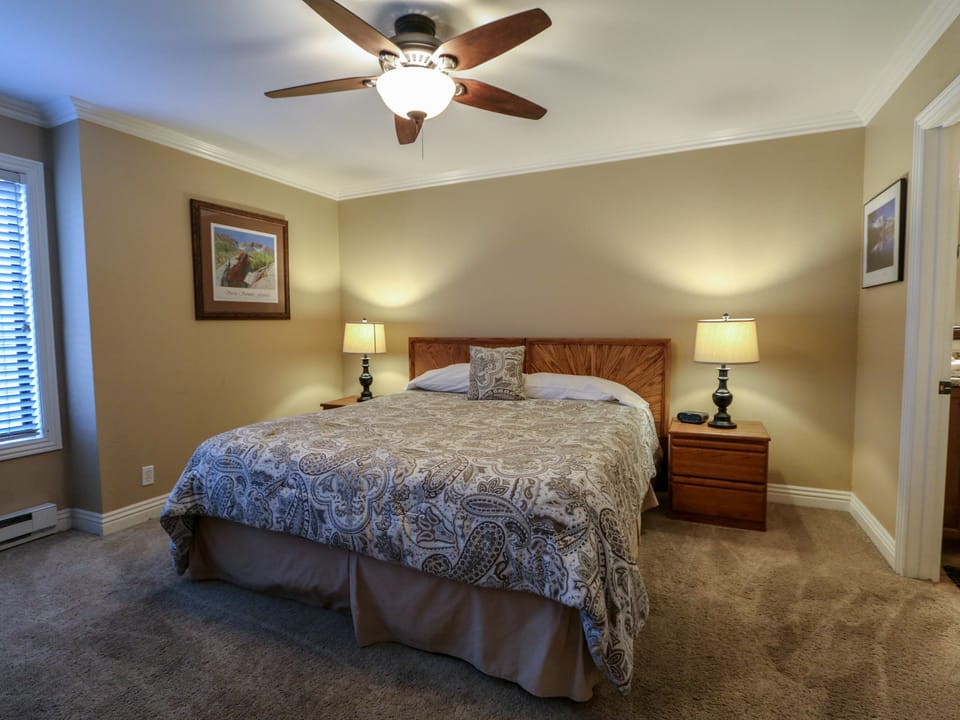 Horizons 4 165 Updated Condo, Walk to Town, On Shuttle Route to Lodges Apartment in Mammoth Lakes