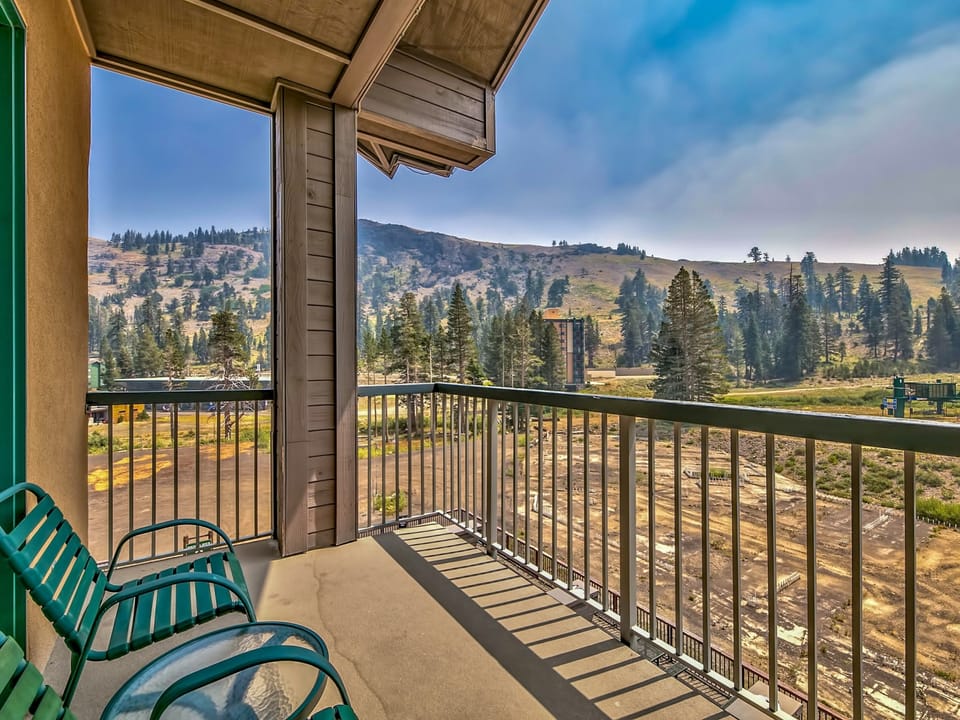 Luxury 2Br + loft, Lodge at Kirkwood – Unbeatable Location Apartment in Kirkwood