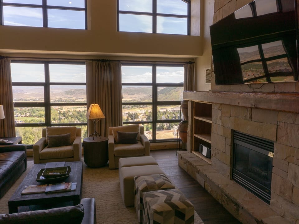 Three Bedroom Penthouse at the base of Canyons Save 20% on 7+ Nights! Apartment in Wasatch County