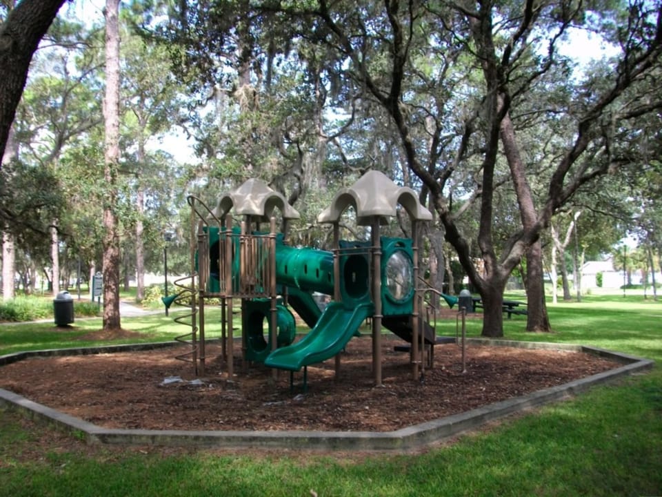 PRIVACY FENCE, BBQ GRILL. ONLY A FEW MINUTES FROM DISNEY, GROCERIES AND RESTAURANT House in Four Corners