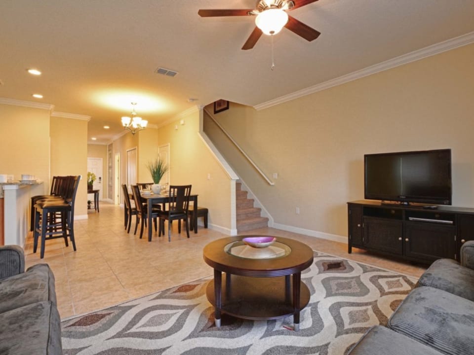 12-Family Room2.jpg