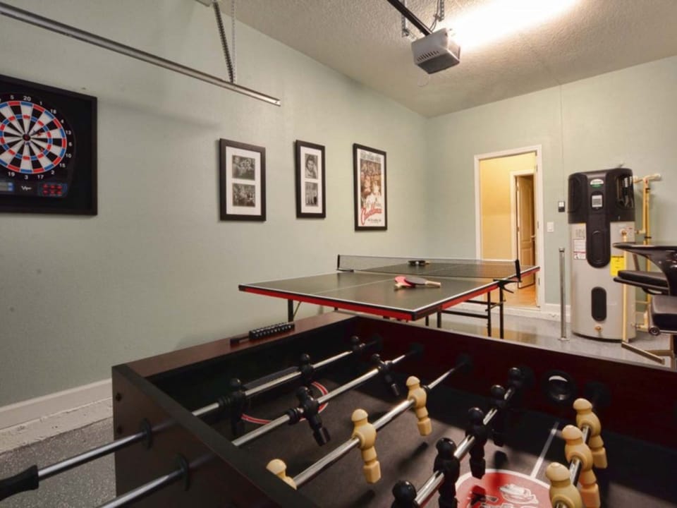 Contactless Check-in, No Rear Neighbors, Disney Themed Rooms, Gameroom,Jacuzzi, Free Wifi! House in Four Corners