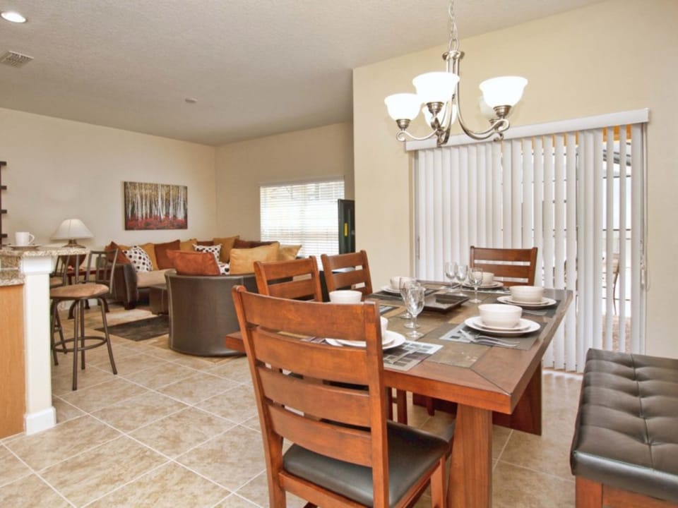 South Facing Pool, Spacious, Close to Disney, Gated Resort Community, Free WiFi Townhouse in Four Corners