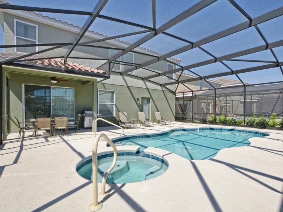 GATED RESORT COMMUNITY, GAME ROOM, BBQ, FREE WIFI, 2 MASTER SUITES!!! House in Four Corners