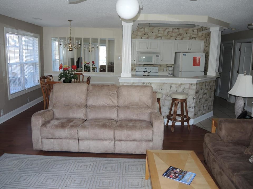 Brunswick Plantation Golf Course View Condo 1609M Close to Beach in Calabash Apartment in South Carolina