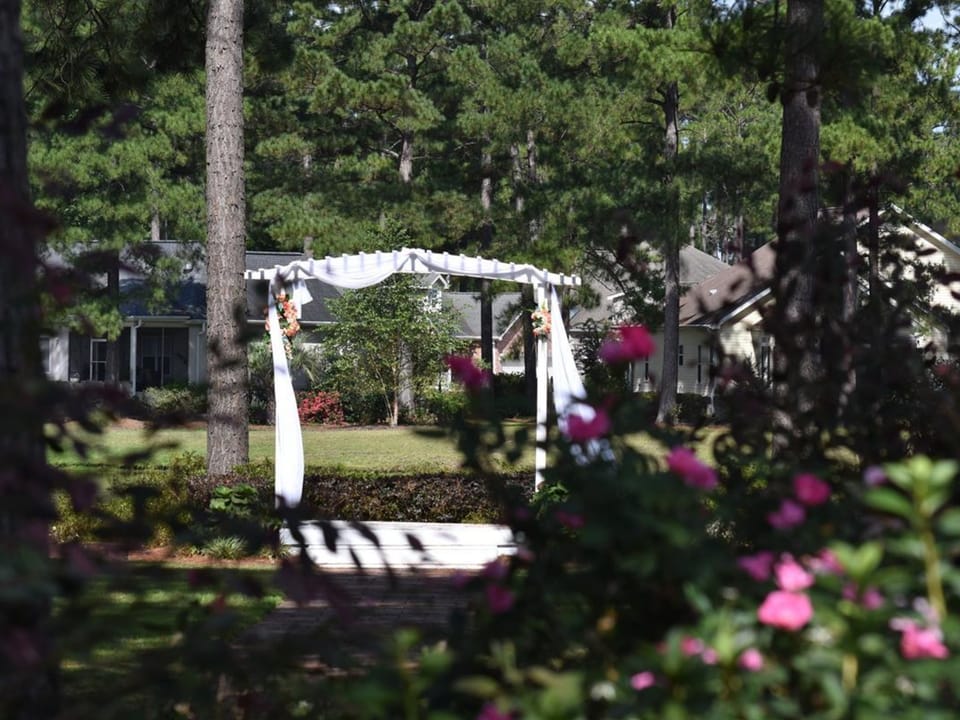 Golf Course Onsite Home 3008L with Outdoor Pool and Resort Amenities Apartment in South Carolina
