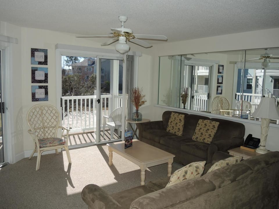 Family Friendly Condo 1504M with  Resort Golf Course Onsite Apartment in South Carolina