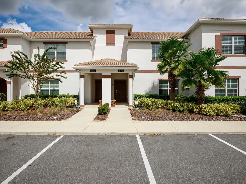 1575MVD-The Retreat at ChampionsGate Townhouse in Four Corners