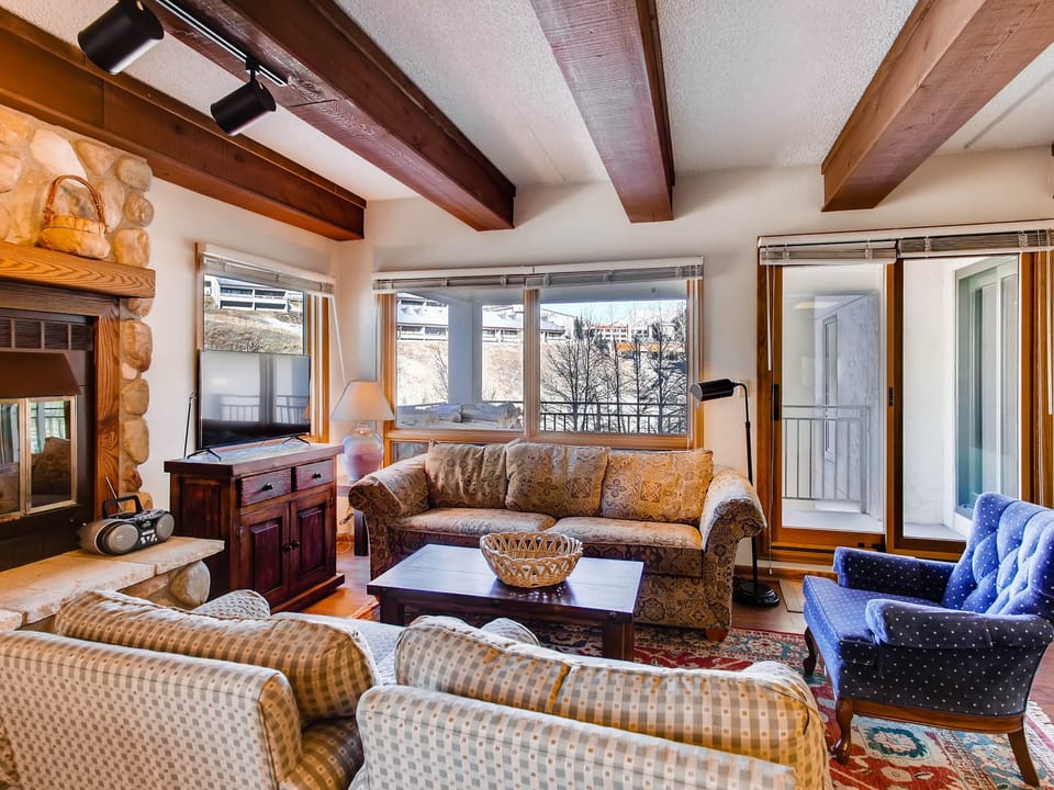Plaza Condo With Mtn View - Sleeps 6! Apartment in Colorado
