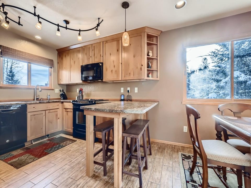 MS753 Kitchen