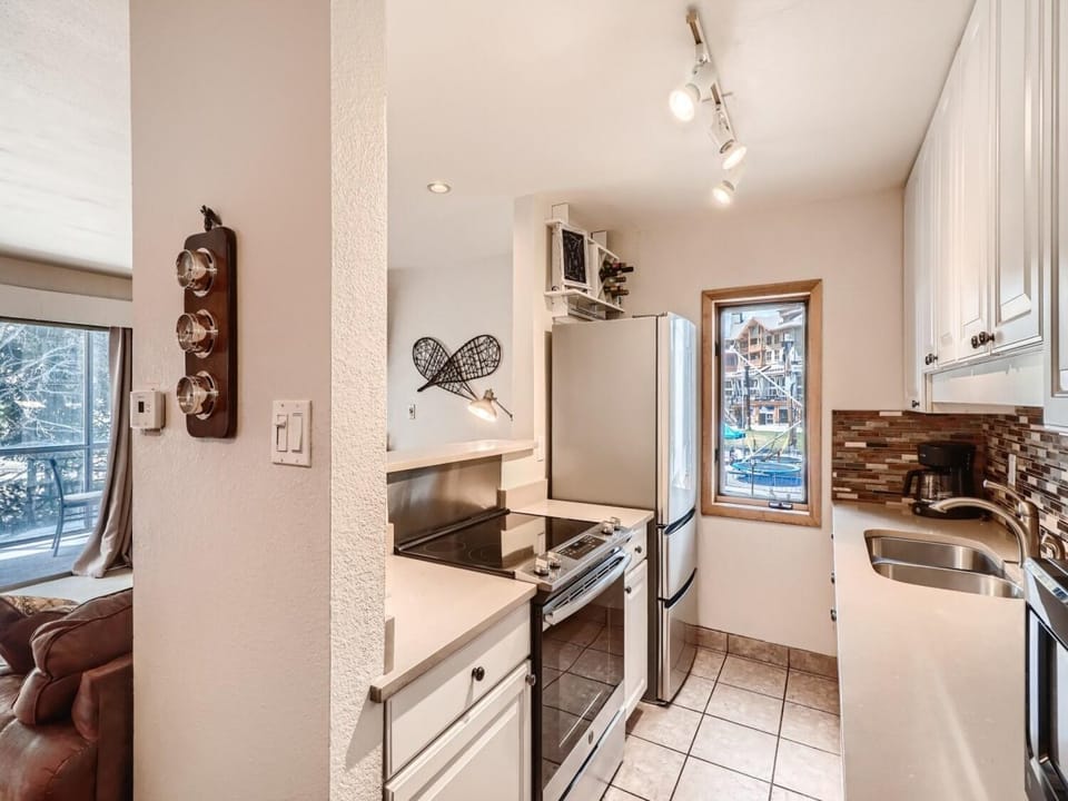 CJ203 Kitchen
